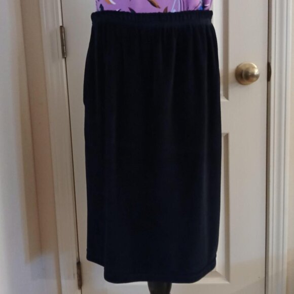 Dresses & Skirts - Vintage Y2K black velvet velour midi skirt elastic waistband & pockets Sz  L